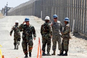 El gobernador Rick Perry autoriz el envo de tropas de la Guardia Nacional a la frontera