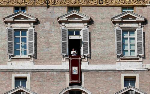 El papa Francisco pidi hoy a la comunidad catlica orar para que cesen 