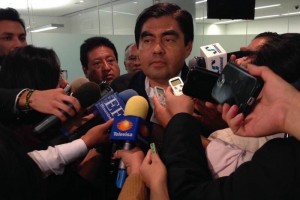 Nos hemos quedado sin identidad: Barbosa El presidente del Senado de la Repblica lament que la dirigencia del PRD fuera insensible a las de