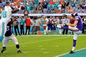 <b>NFL</b> Delfines remontan a los Vikingos Fede bloque el despeje de Jeff Locke a las puertas de la zona de anotacin en los ltimos segundos