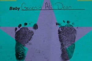 Public� una imagen con las huellas de los pies de su beb�