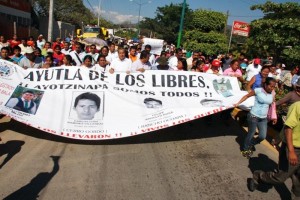 De manera indita y por primera vez, un gobernador se suma a una protesta ciudadana