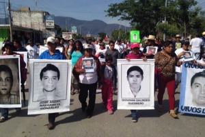 La movilizaci�n parti� de donde fueron asesinados los normalistas Daniel Sol�s Gallardo y Julio C�sa