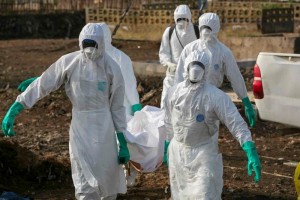 Suman 7 mil 518 muertos por bola en frica: OMS El gobierno lanz la semana pasada una gran operacin para contener la epidemia, con los trabajadore