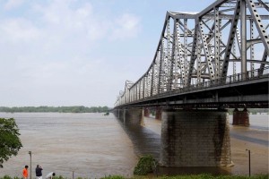 El puente es un importante punto de conexin entre los estados de Tennessee y Arkansas