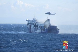 Sube a 10 cifra de muertos en ferry italiano