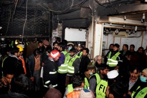 El capit�n Usman Lahore dijo que las v�ctimas murieron quemadas y sofocadas. Entre los muertos hay u