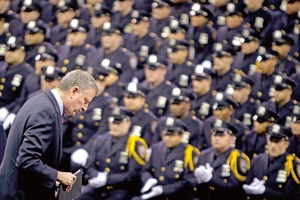 Abuchean al alcalde de Nueva York en gala policial