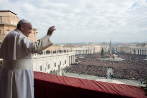 El acto ms seguido de los que se organizan en torno al papa fue el rezo dominical del ngelus