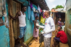 Las escuelas siguen cerradas, la gente contin�a muriendo y la econom�a se ha ralentizado por la rest