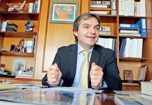 Contrademanda el PRD a Carlos Ahumada por fraude