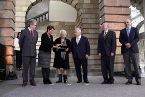 El titular de la SEP entreg el reconocimiento a los ganadores del Premio Nacional de Ciencias y Art