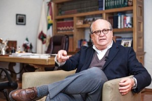 El mandatario de Morelos asegura que no importa el color del partido para que se d� un narcoestado p