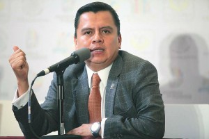 Perredistas analizan la salida de los delegados aspirantes