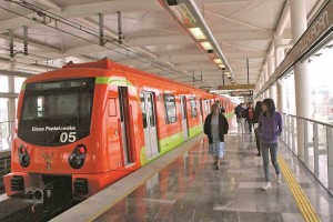 El GDF arma campa�a en mi contra, acusa Ebrard