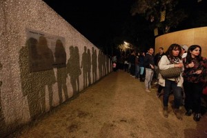 Las personas que quer�an entrar a ver la exposici�n Obsesi�n Infinita esperaron durante horas