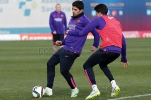 Luis Su�rez durante el entrenamiento de esta ma�ana con el cuadro blaugrana