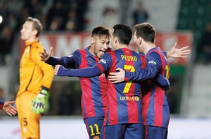 Barcelona vapulea a indefenso Elche