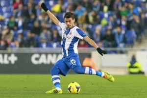 El defensa mexicano tuvo su primer encuentro de titular en la liga