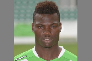 Jugador del Wolfsburgo muere en accidente El coche de Malanda, un todoterreno, se sali de la carretera en medio de una intensa lluvia.