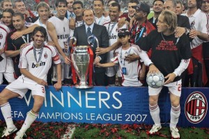 Silvio Berlusconi y los jugadores del cuadro italiano celebran la obtenci�n de la Champions League d
