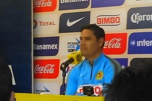 Mois�s Mu�oz durante la conferencia de prensa de este martes en las instalaciones de Coapa