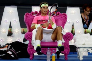 El tenista espa�ol descansa despu�s de un set ante Fernando Verdasco 