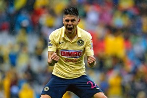 El delantero mexicano celebra un gol con el cuadro de Am�rica