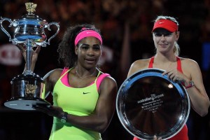 Serena Williams recibi� el trofeo del abierto tras derrotar a Maria Sharapova