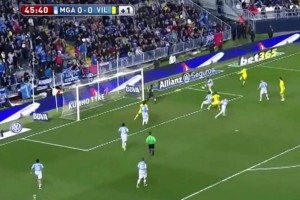 'Jona' abri� el marcador en el agregado del primer tiempo. 