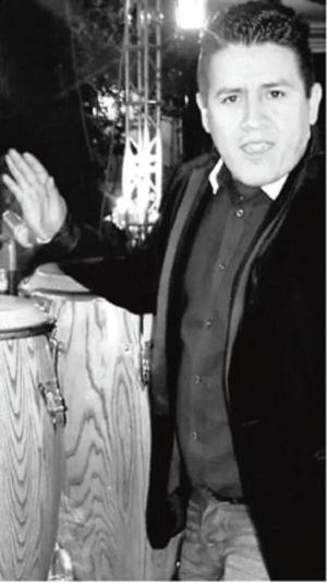 Su hijo y esposa lo esperaban; lo hallan muerto Su hijo y esposa lo esperaban; lo hallan muerto