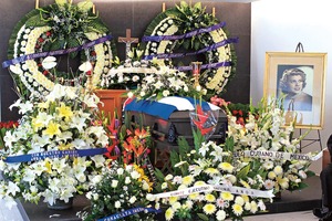 Flores y alegra cubana para dar el ltimo adis a Ninn Sevilla Flores y alegra cubana para dar el ltimo adis a Ninn Sevilla