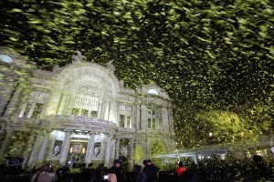 Mxico despidi al Premio Nobel con una explosin de mariposas amarillas en Bellas Artes, donde el 2