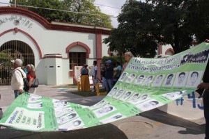 El Comit� de Solidaridad con Ayotzinapa exige a la Sedena les autorice el ingreso en los cuarteles d