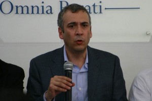 En su opini�n, las elecciones pueden ser la v�a de soluci�n para la violencia que prevalece en vari