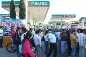 La Seccin 22 del SNTE activ estas manifestaciones para manifestar su rechazo al manejo de la nmin