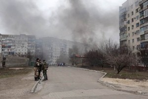 La ciudad de Mariupol fue atacada por milicias separatistas dejando hasta el momento 30 personas fal