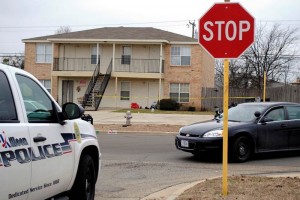 Soldado muere en EU tras volver de frica; sospechan bola El soldado volvi hace poco a su pas tras estar en frica Occidental. Se estaba controlando por sn