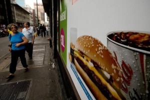 Acostumbrados a la escasez de sus alimentos favoritos, y acostumbrados tambin a protestar contra el