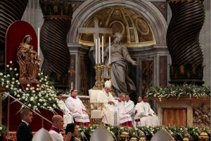 El papa Francisco durante la celebracin de la misa de Ao Nuevo en la Baslica de San Pedro