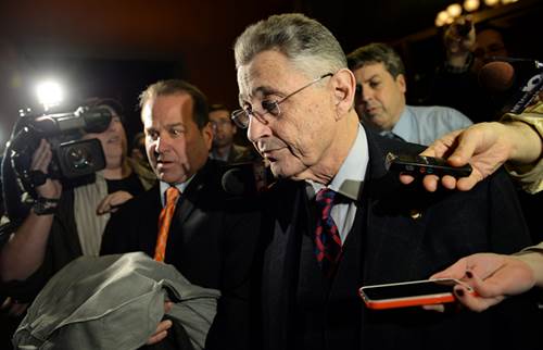 Reemplazan a presidente de Asamblea de Nueva York Sheldon Silver se entreg a las autoridades en su domicilio del sur de Manhattan el pasado jueves