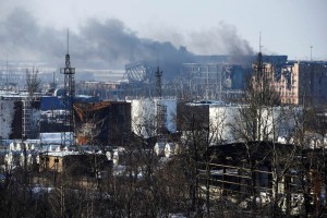 La escalada en los combates se concentr en el aeropuerto del bastin rebelde, Donetsk, donde los co