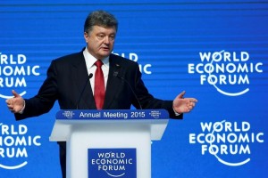 Al participar en la inauguracin del Foro Econmico Mundial de Davos, Poroshenko denunci que de acu