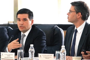 Funcionarios de Hacienda, a cuentas por Ficrea