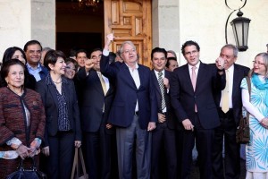 Aplauden al pol�tico nato... a Camacho Sol�s