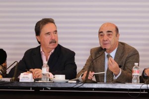 El procurador Jes�s Murillo dijo que en las investigaciones del basurero de Cocula participaron m�s 