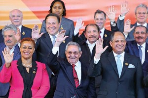Jefes de Estado posan para una fotograf�a oficial de la III Cumbre de la CELAC llevada a cabo en San