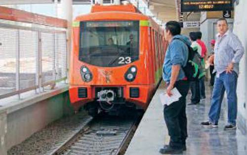 Modificar trenes para reactivar la L12, dice Mancera