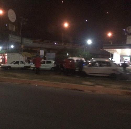 Conductores de la Secomm bloquean Avenida Central Los operadores bloquearon durante dos horas y media la avenida Central en direccin al Distrito Fed