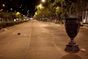 Mientras un grupo dialoga en Segob, otros maestros marchan en Reforma